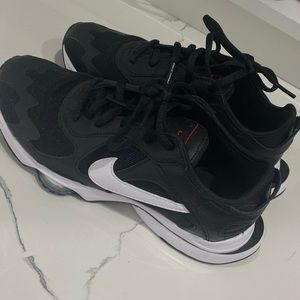 Nike sneakers size 6